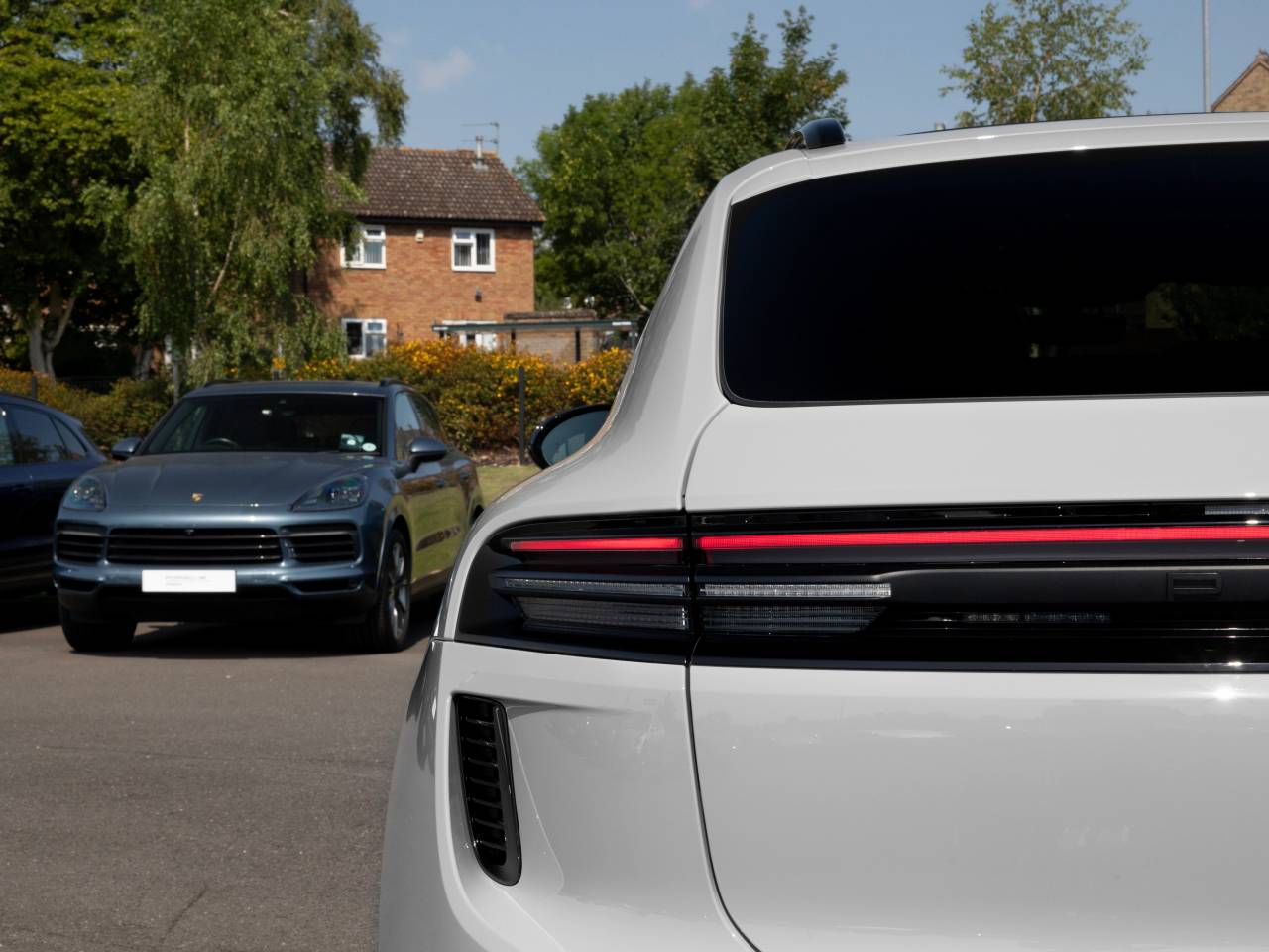 Macan (90) image 37