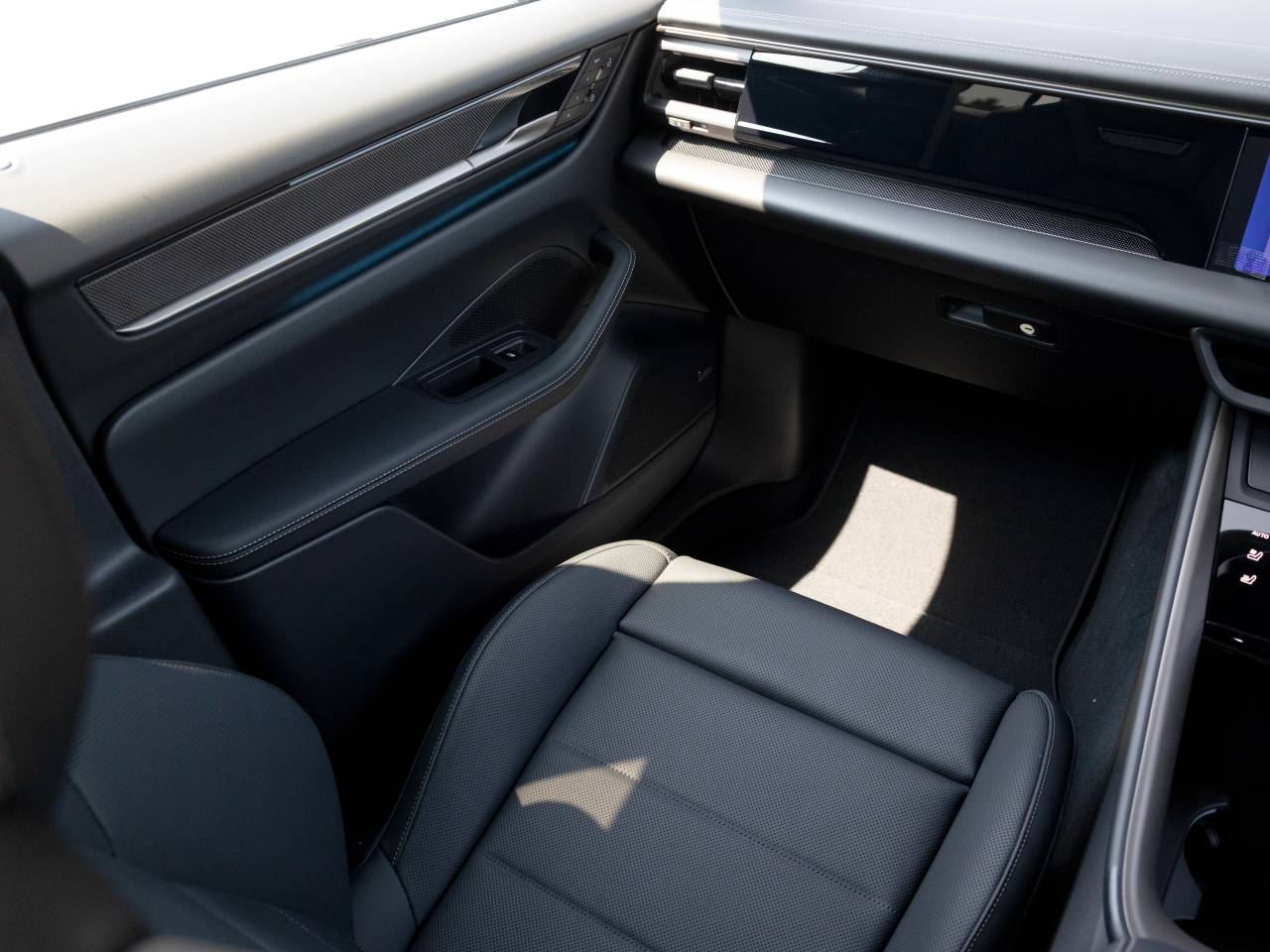 Macan (90) image 76