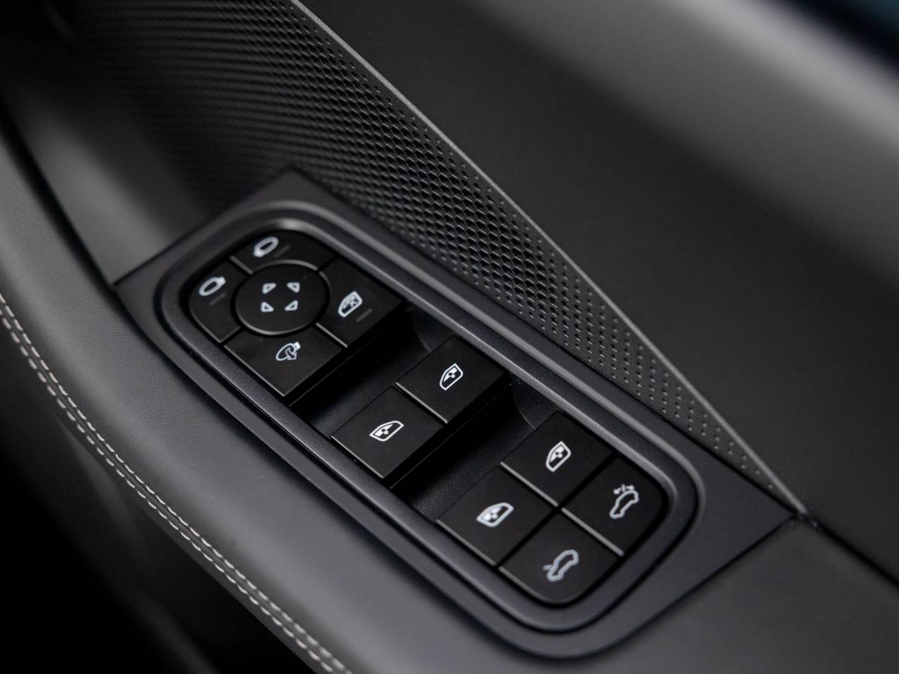 Macan (90) image 63