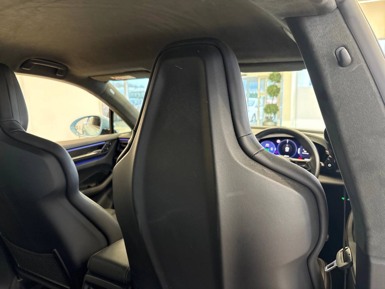 Macan TURBO (2) image 36