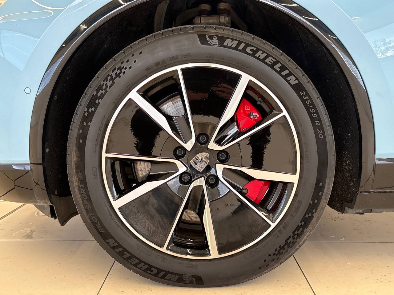 Macan TURBO (2) image 18