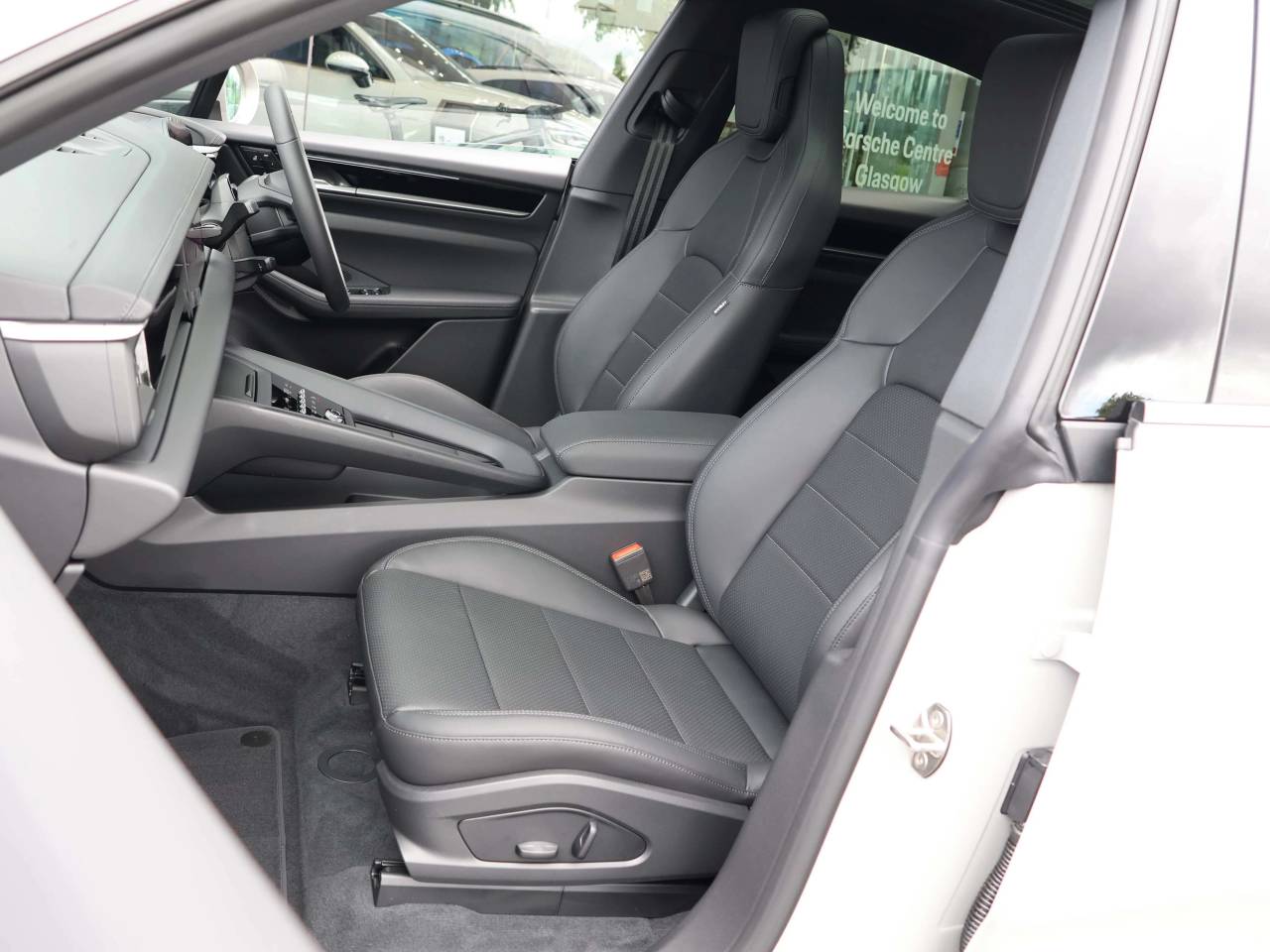 Macan BASE (17) image 05