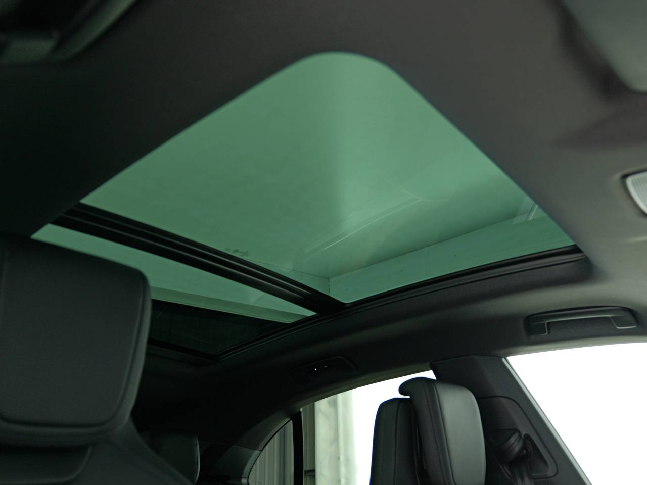 Macan (100) image 32
