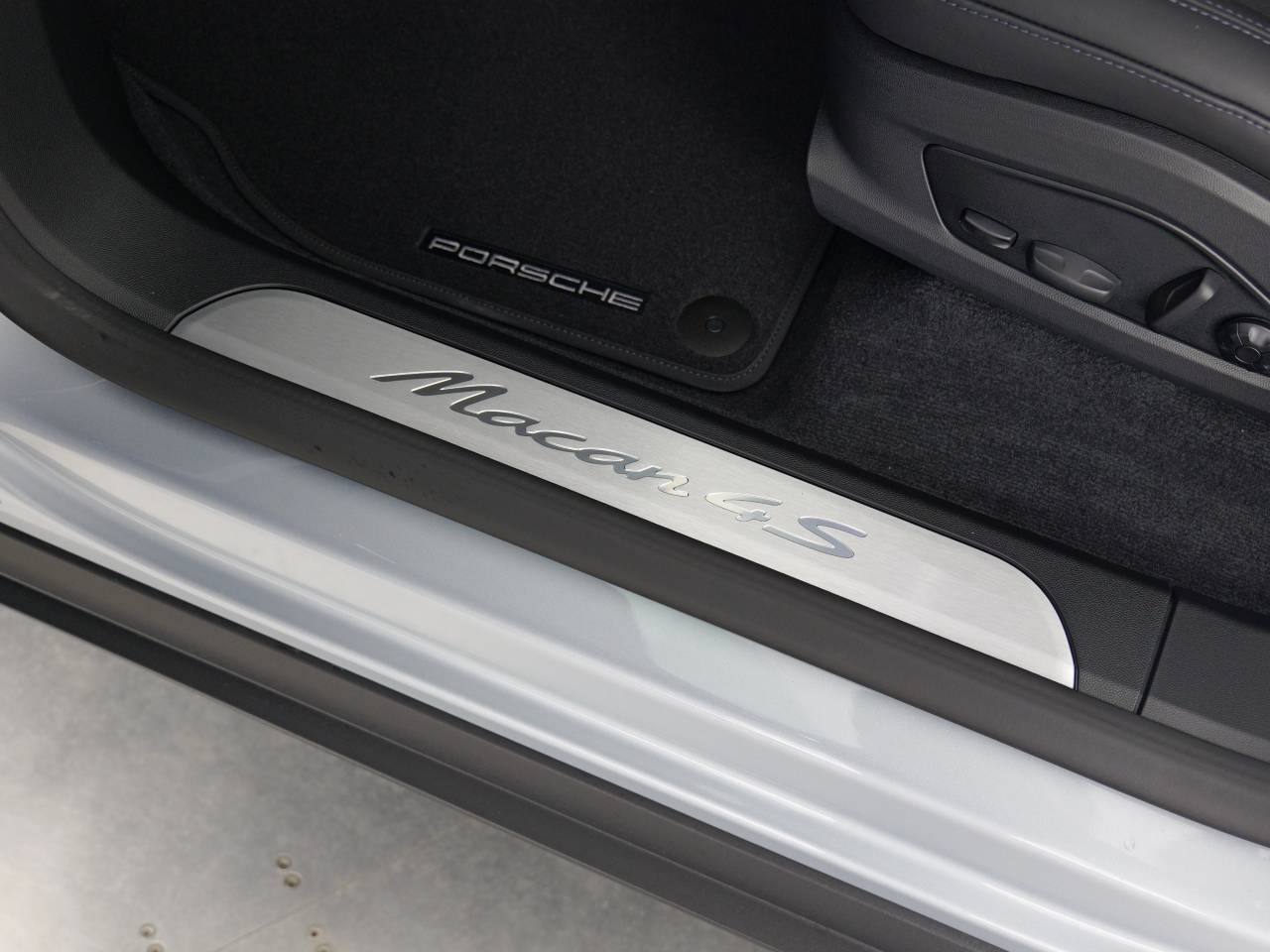 Macan (100) image 28