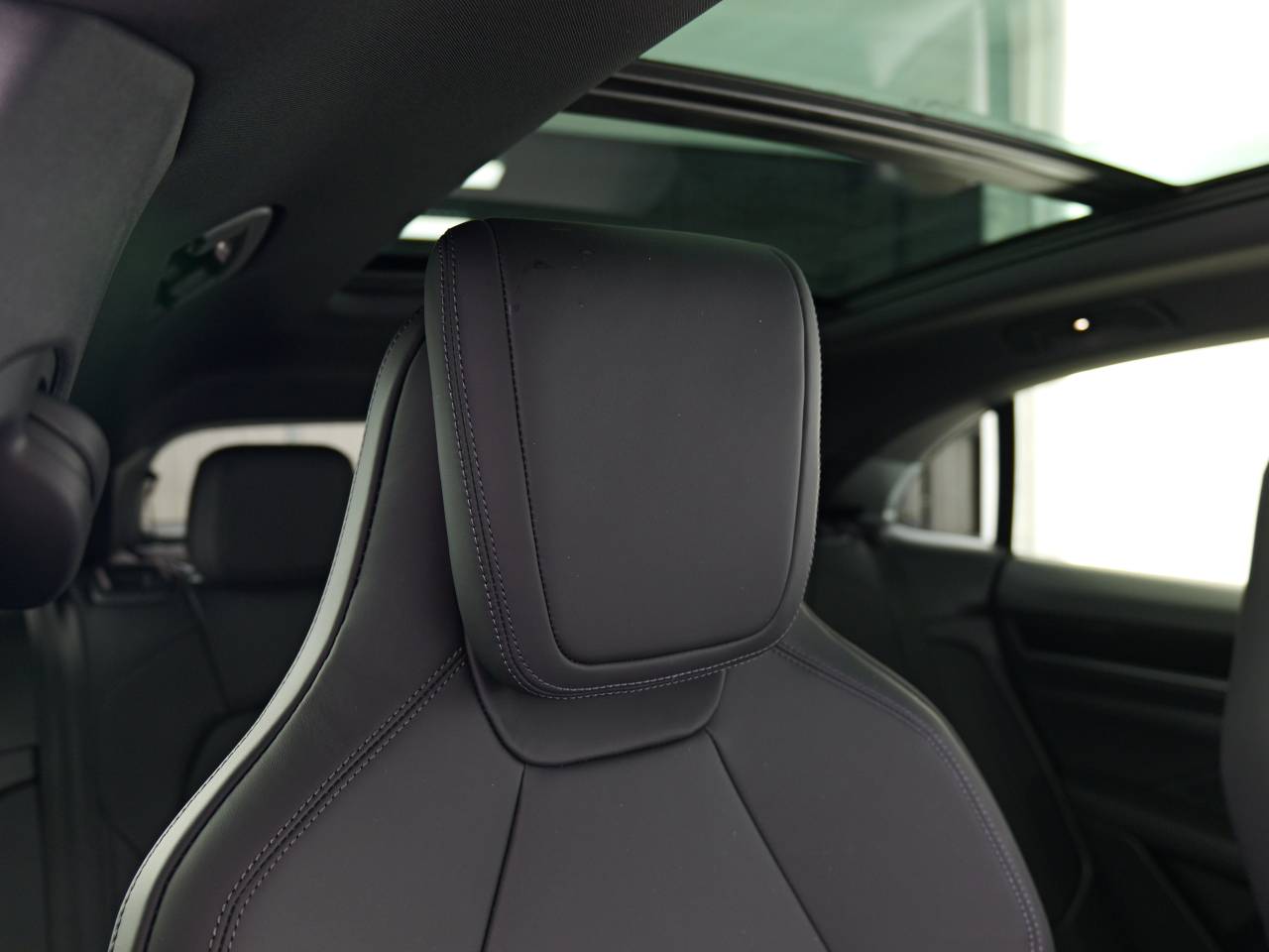 Macan (100) image 29