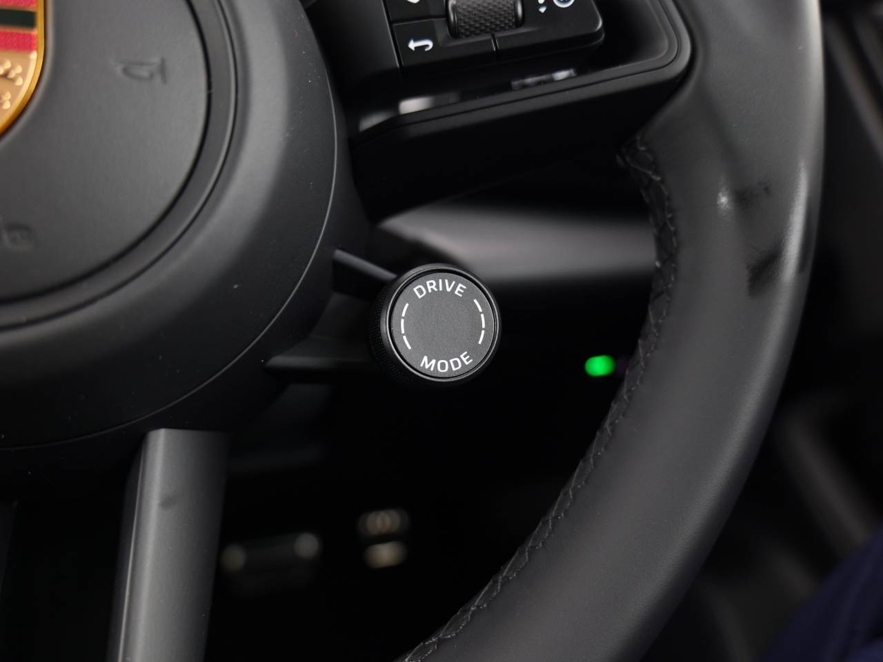Macan (100) image 25