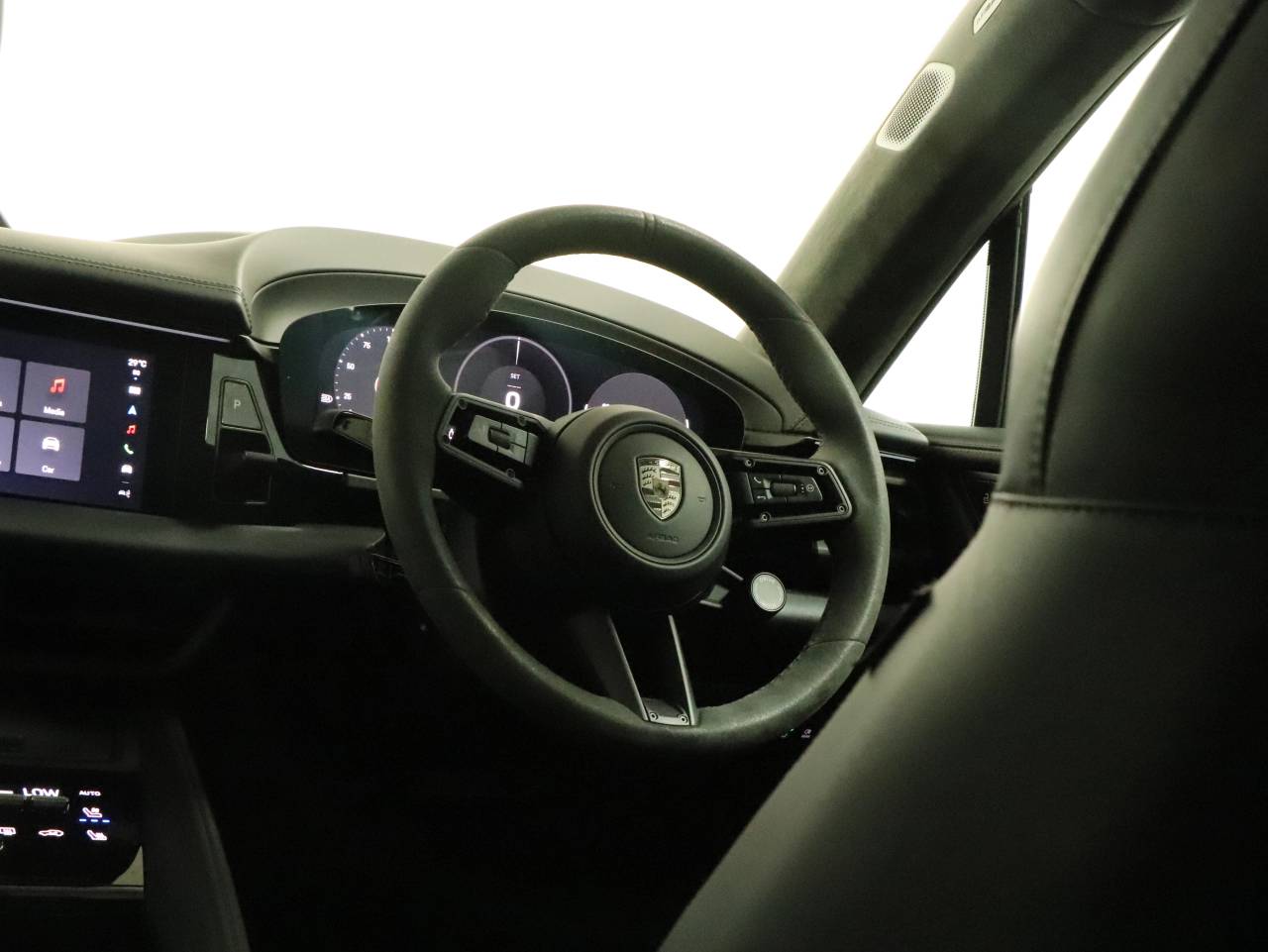 Macan TURBO (2) image 04