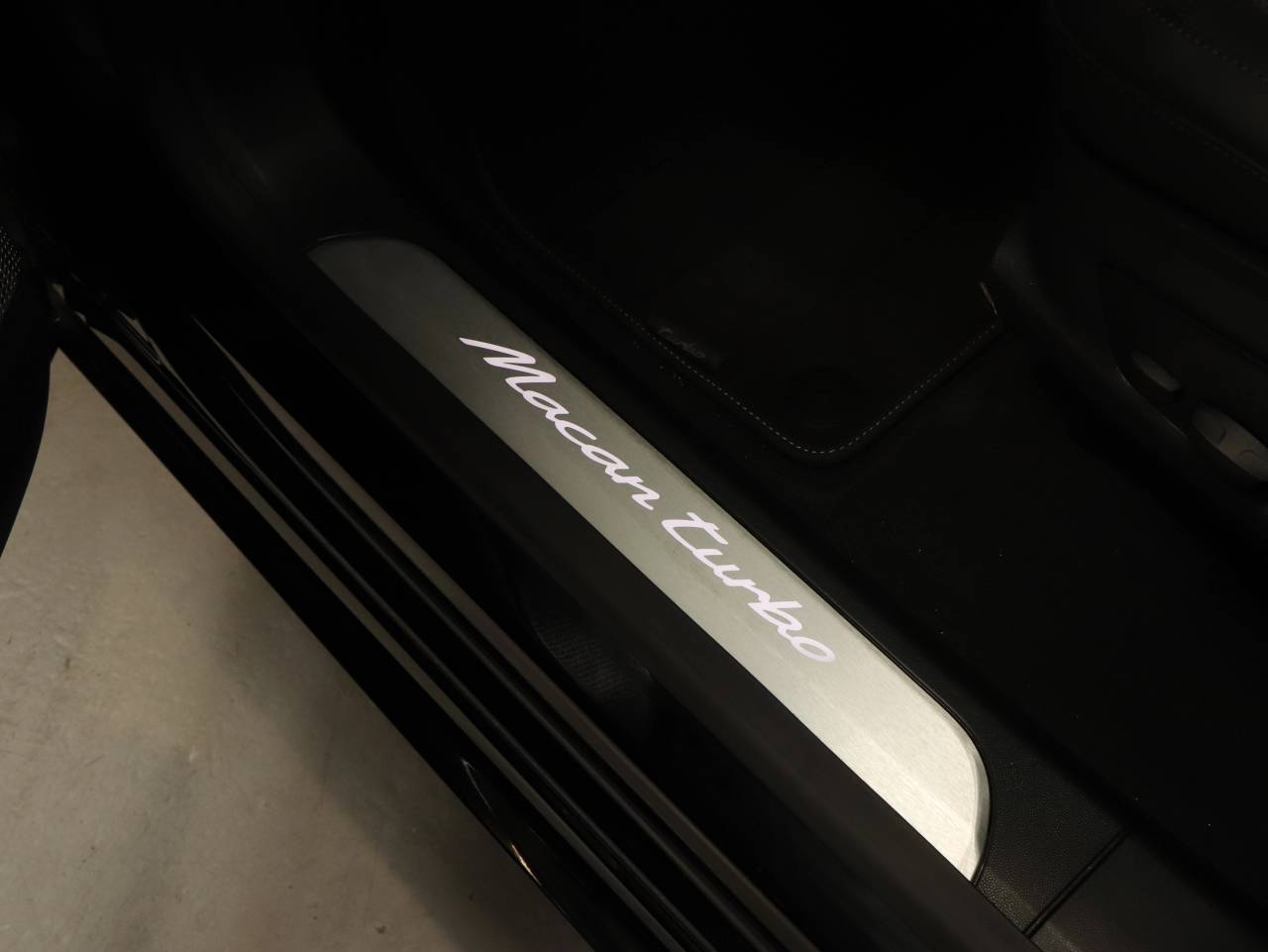 Macan TURBO (2) image 27