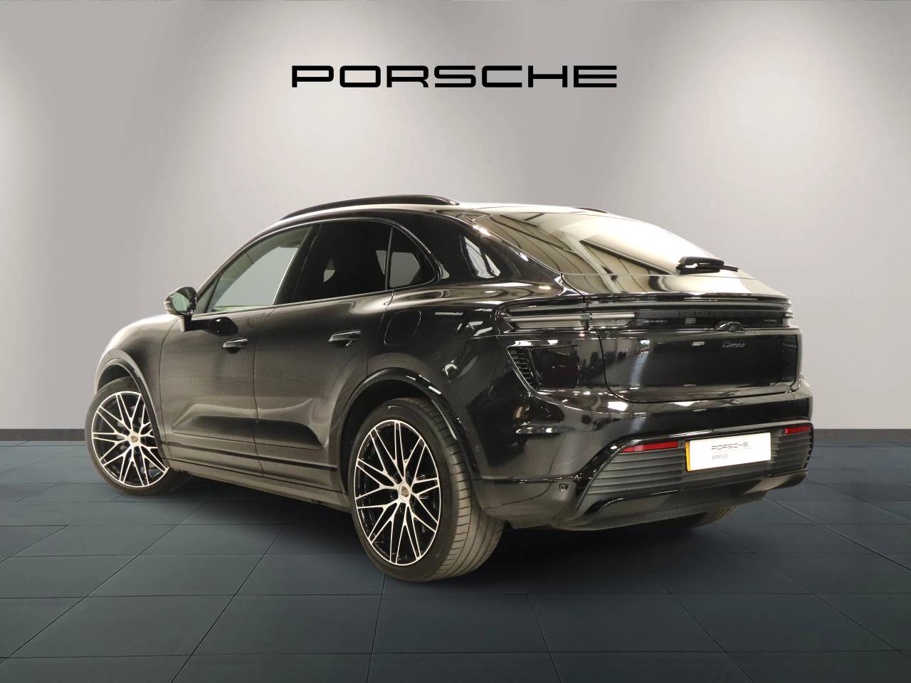 Macan TURBO (2) image 02