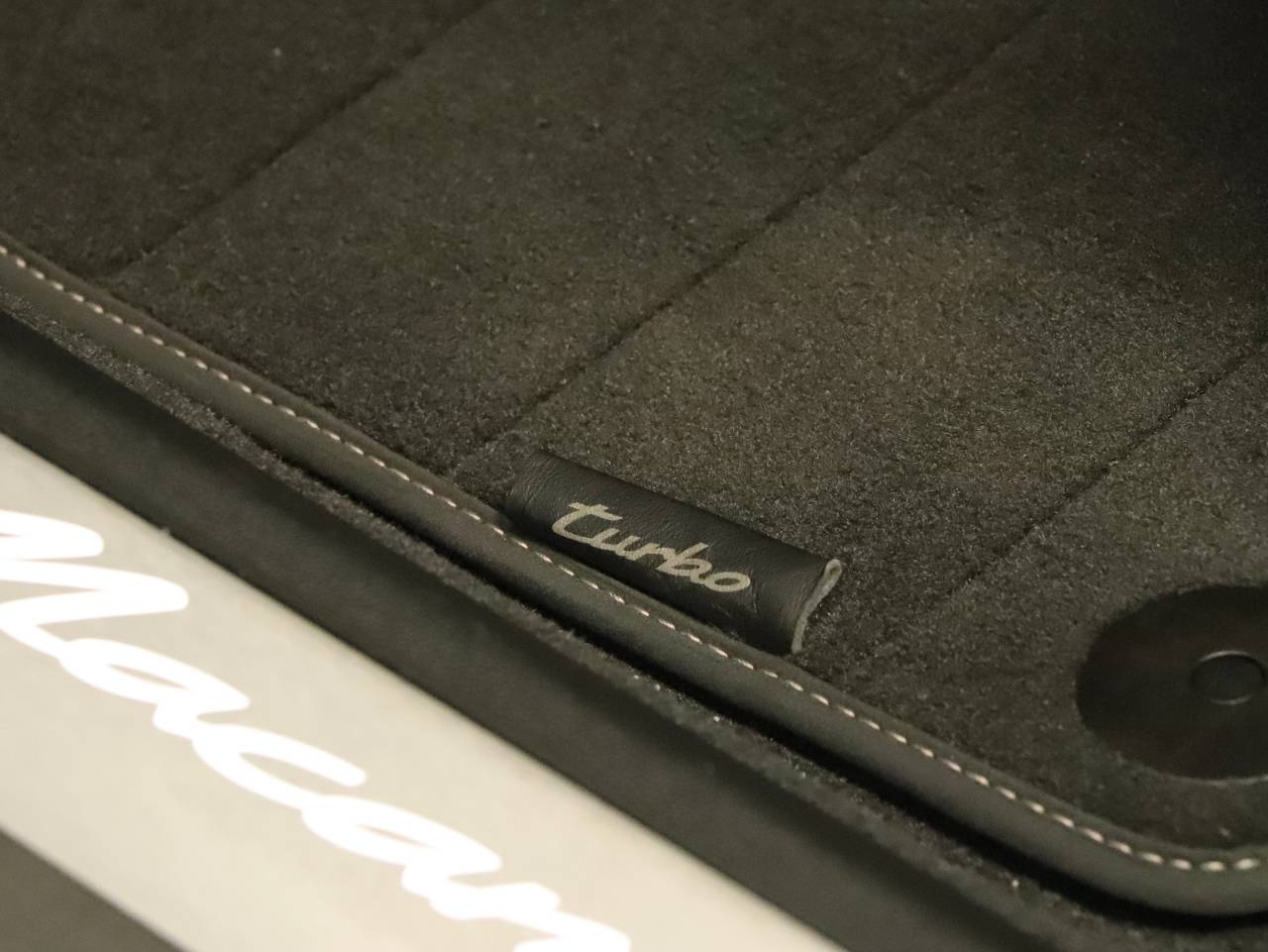 Macan TURBO (2) image 30