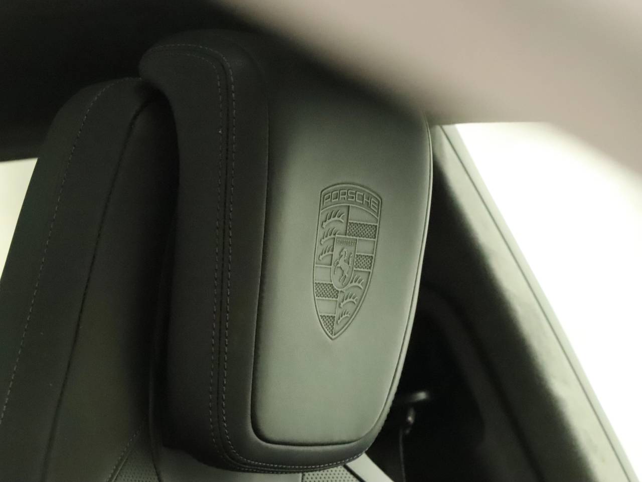 Macan TURBO (2) image 21