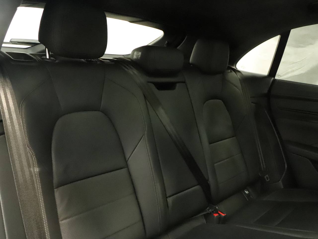 Macan TURBO (2) image 23