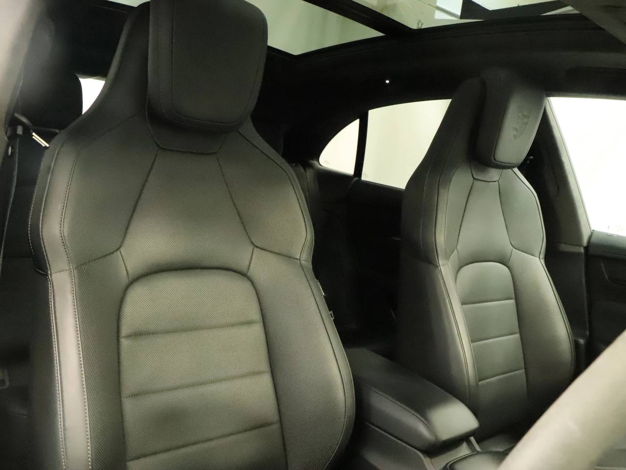 Macan TURBO (2) image 22