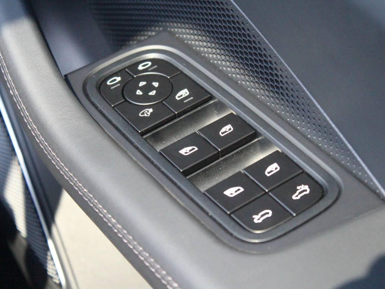 Macan (36) image 32