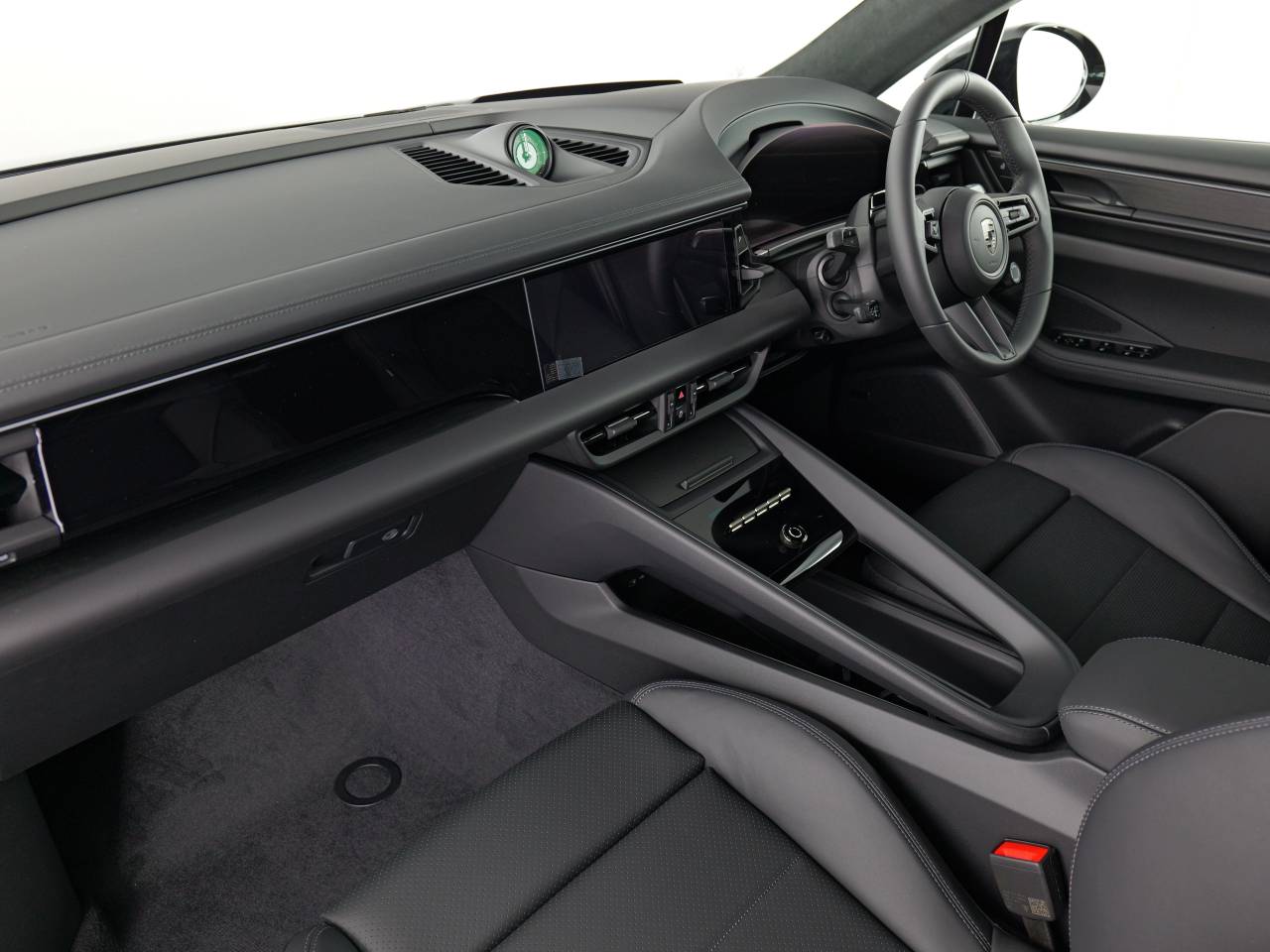 Macan (97) image 05