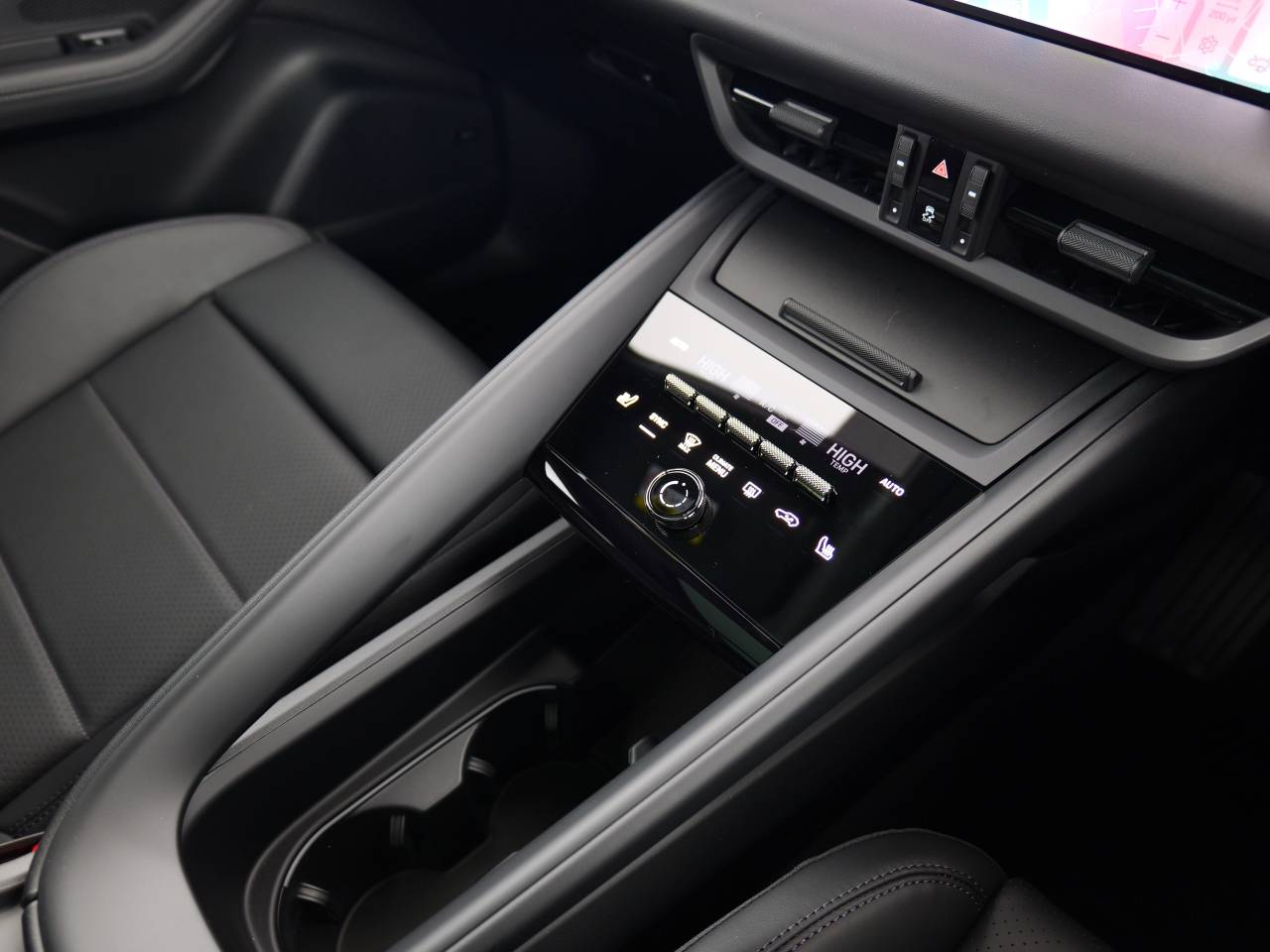 Macan (97) image 23