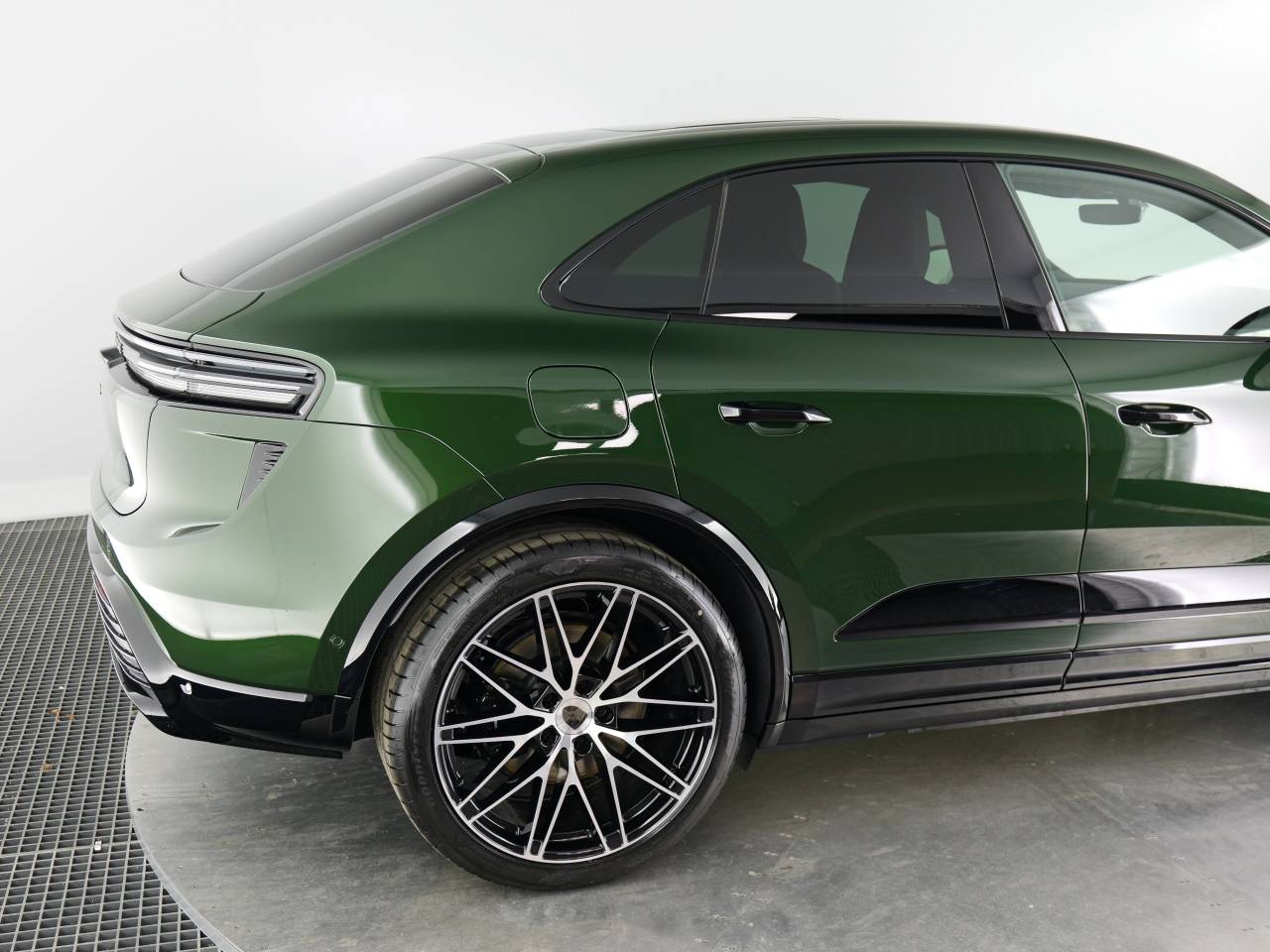 Macan (97) image 16