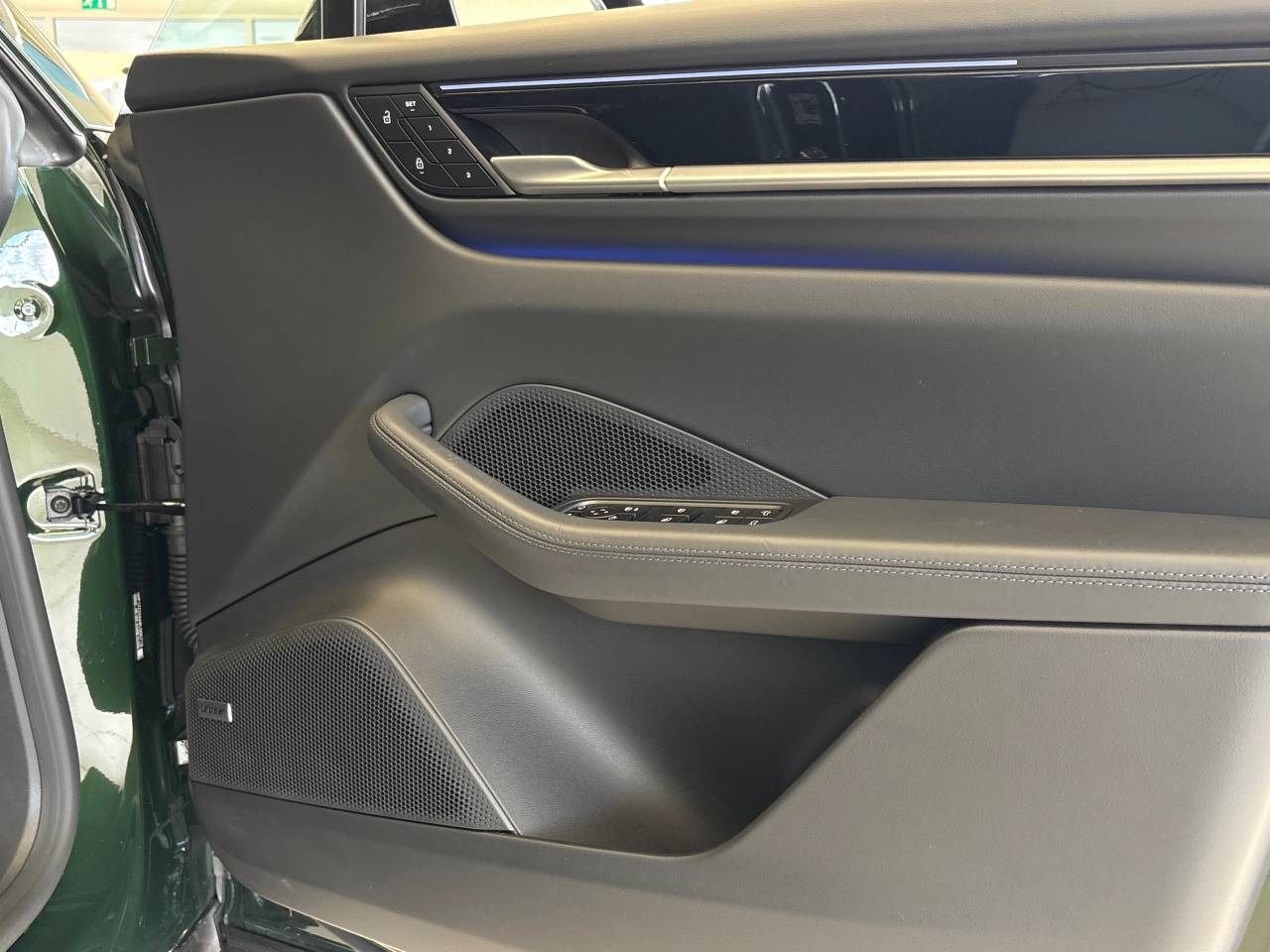 Macan 4 (4) image 33