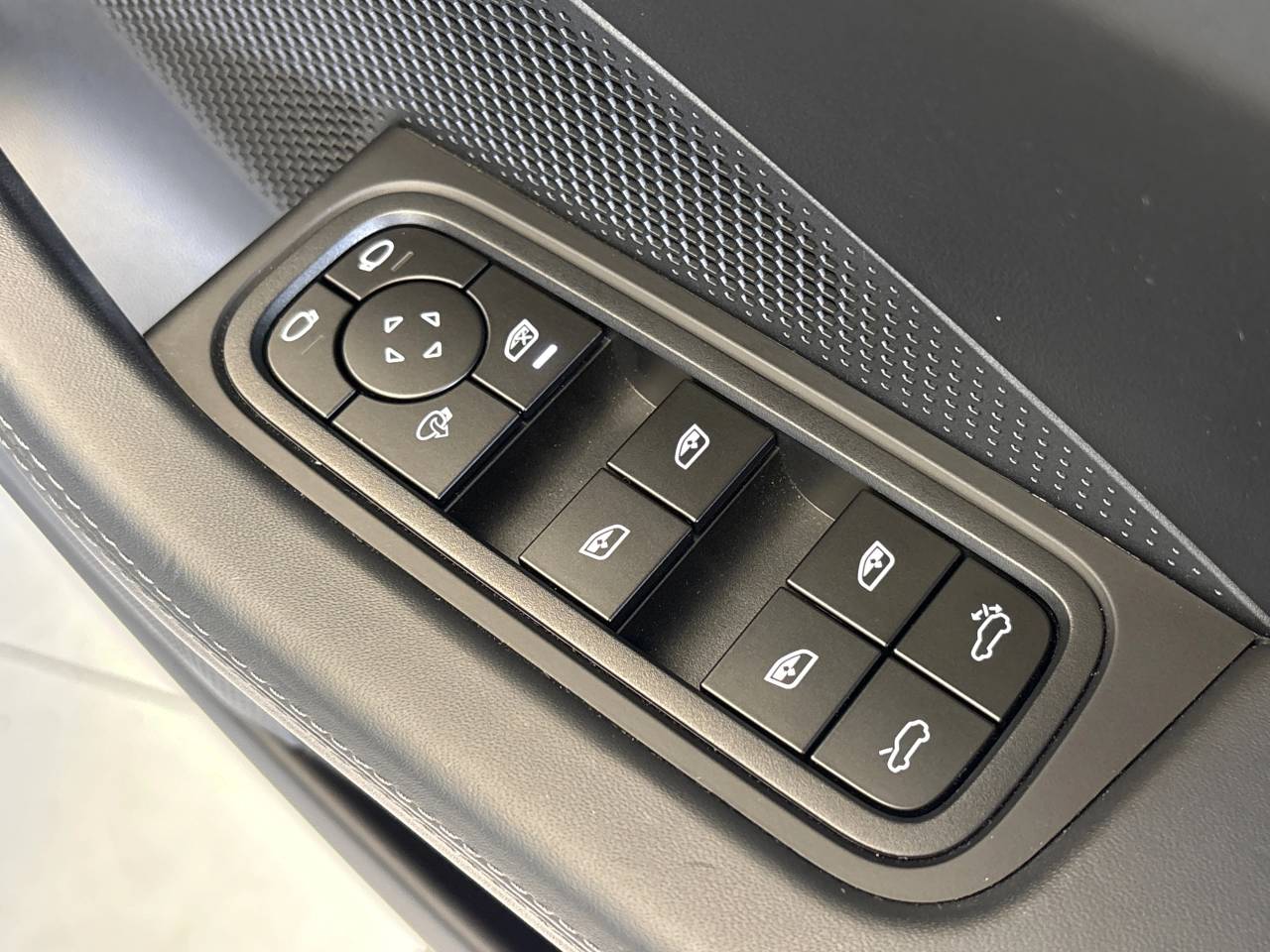 Macan 4 (4) image 34