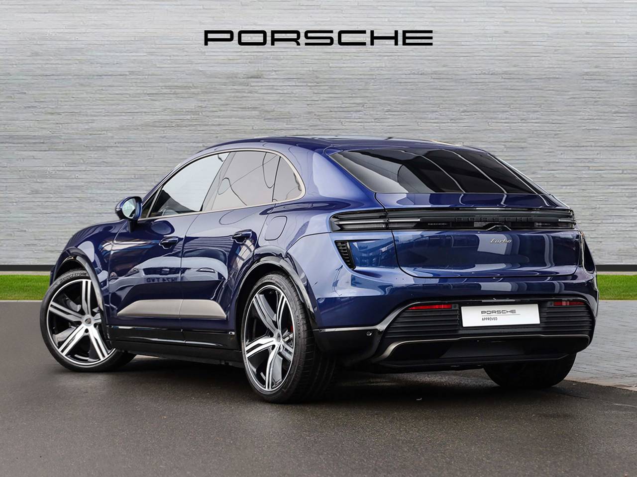 Macan TURBO (1) image 02