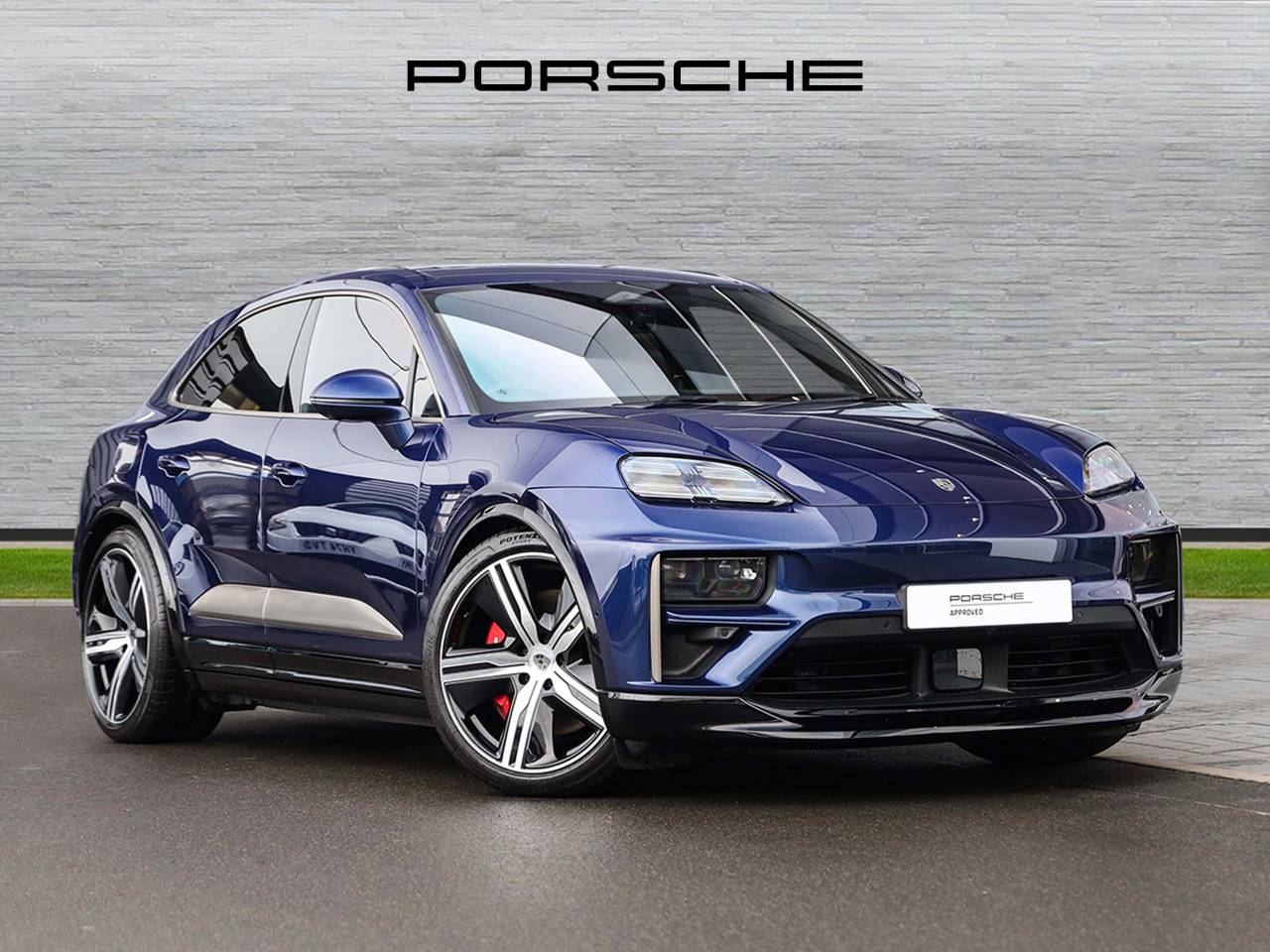 Macan TURBO (1) image 01