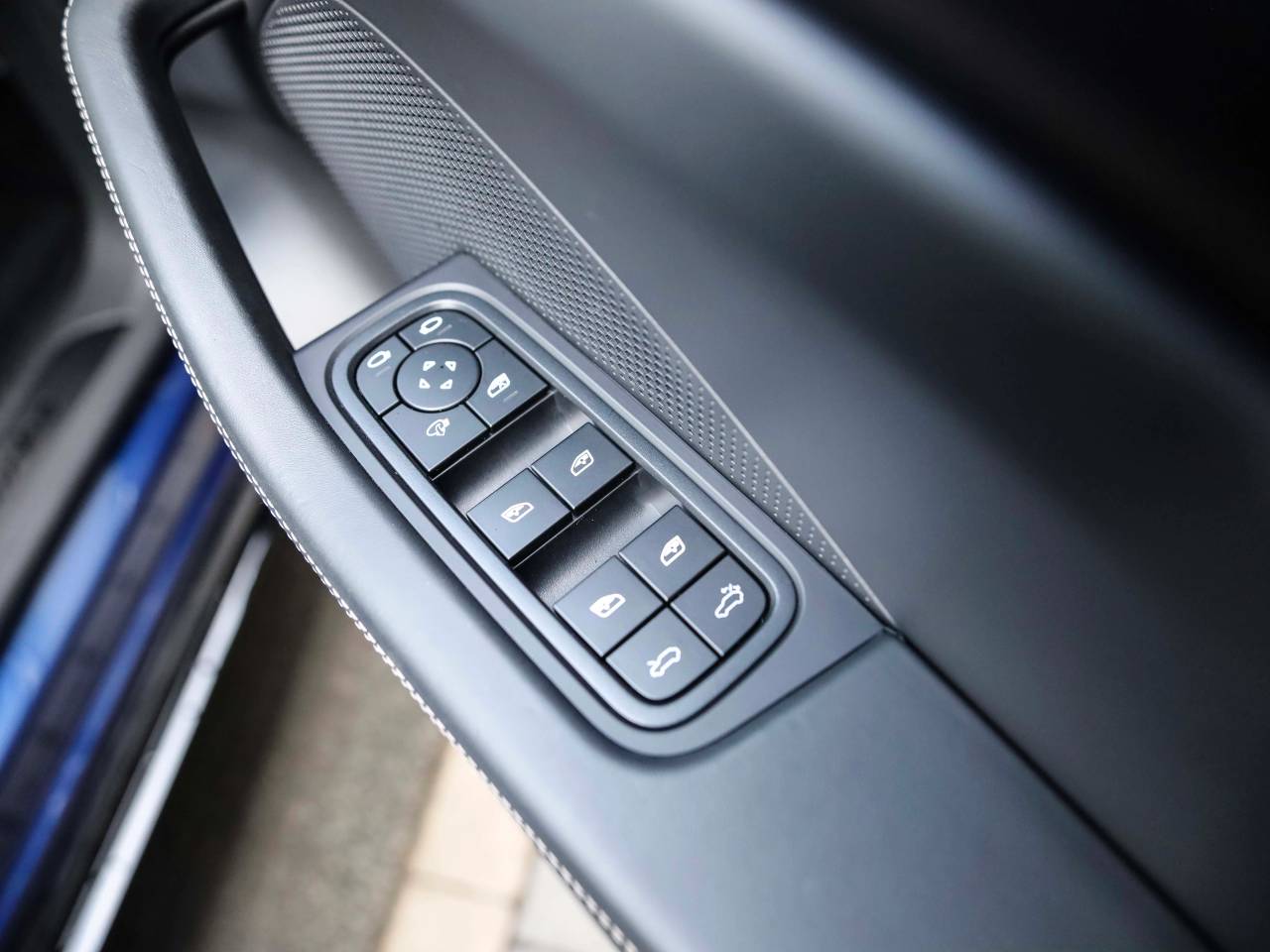 Macan TURBO (1) image 30