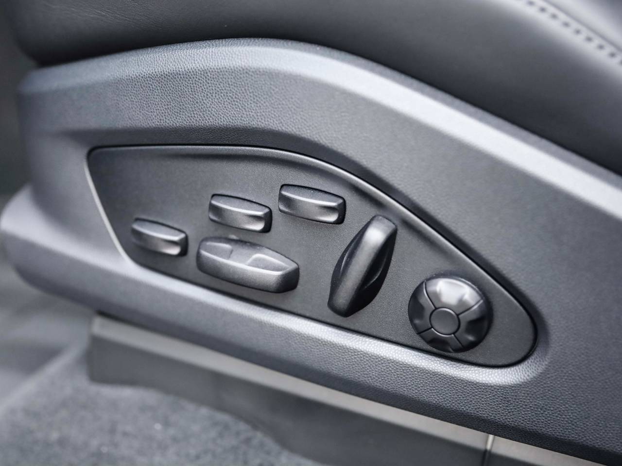 Macan TURBO (1) image 33