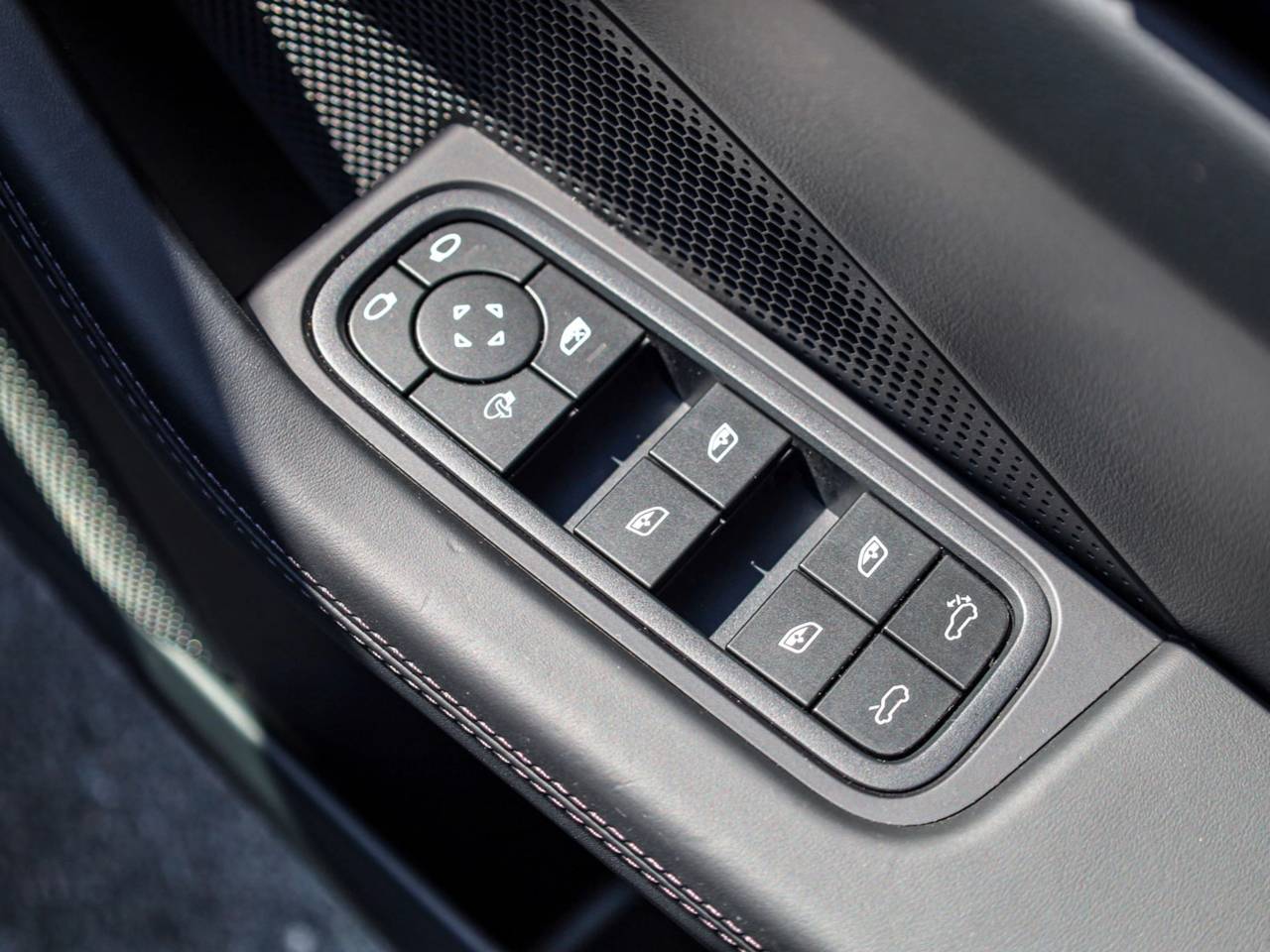 Macan TURBO (6) image 28