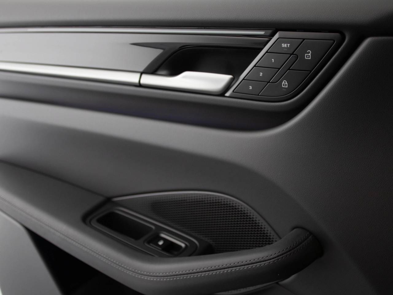 Macan (31) image 26