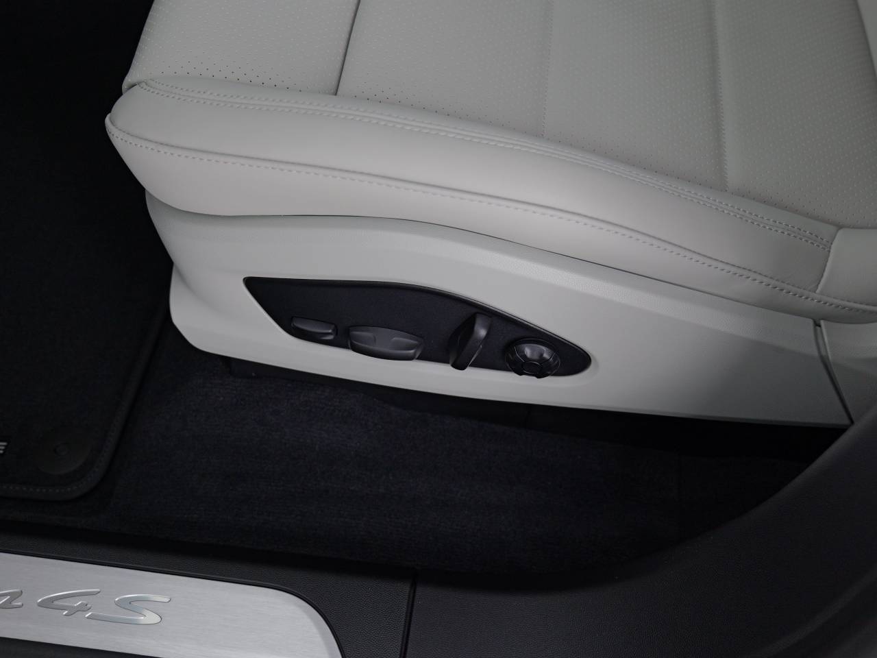 Macan (99) image 30