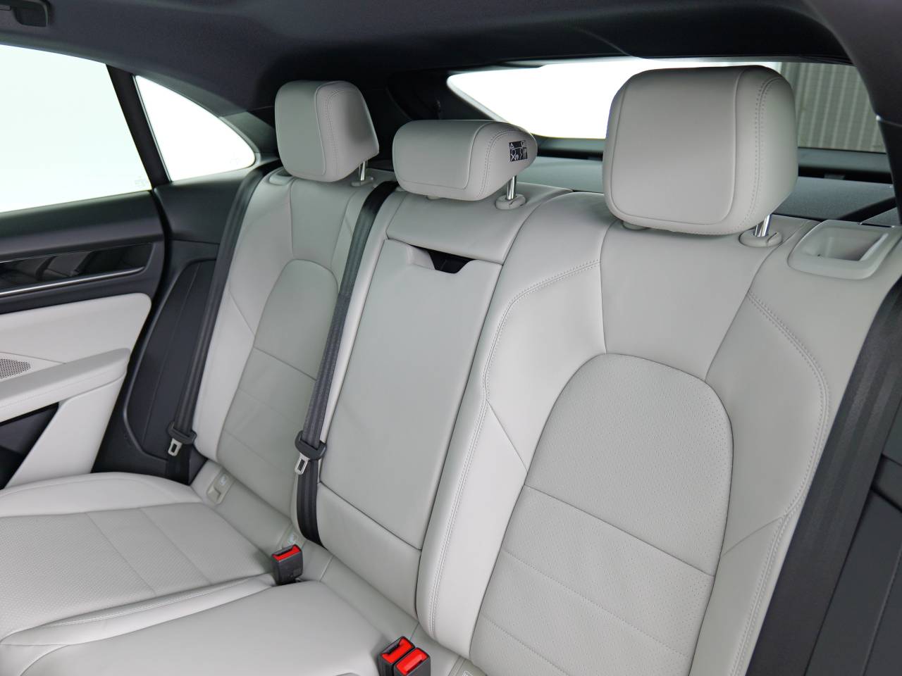 Macan (99) image 18