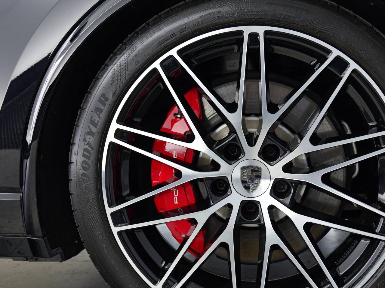 Macan TURBO (5) image 09