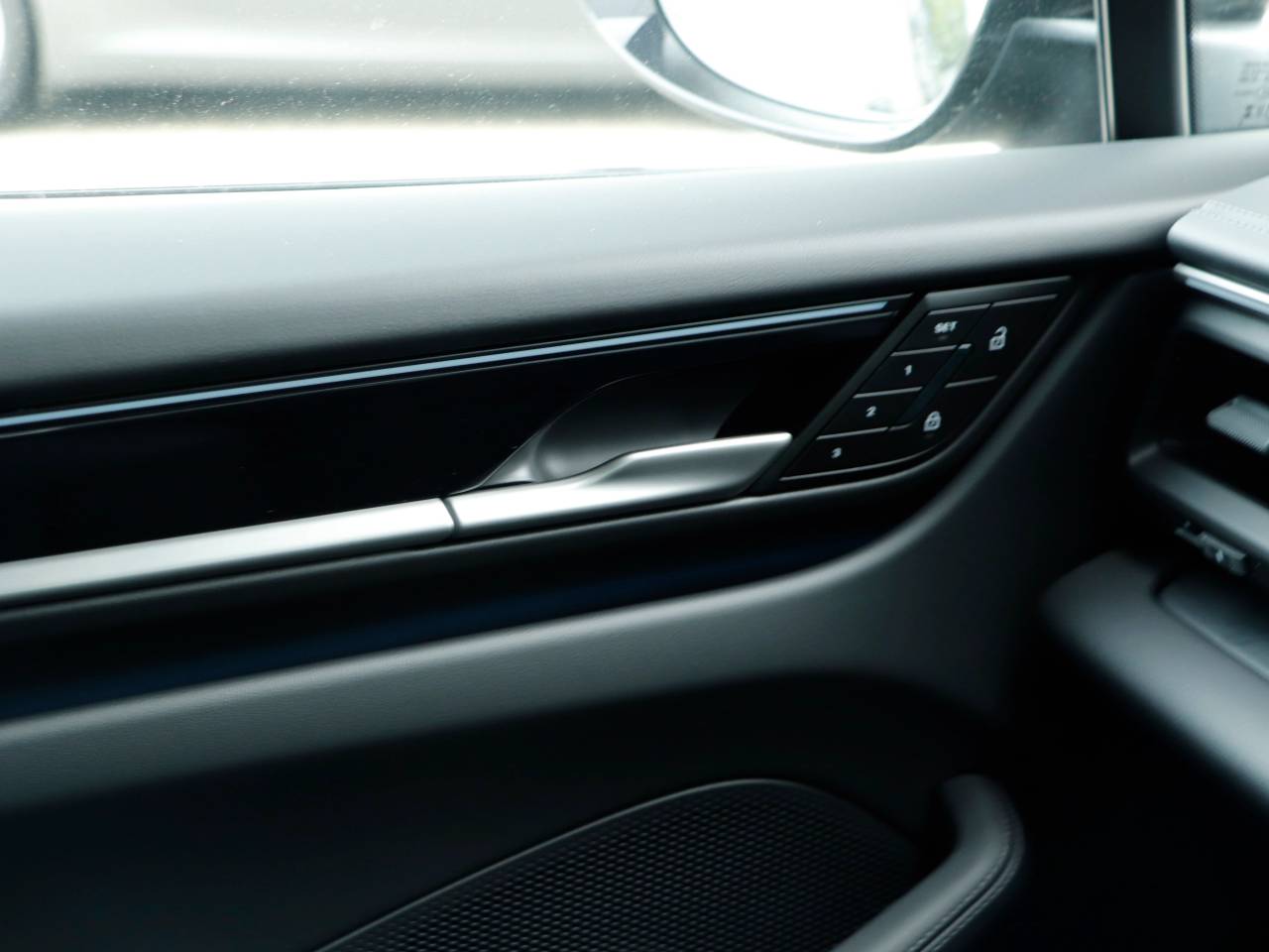 Macan (72) image 21
