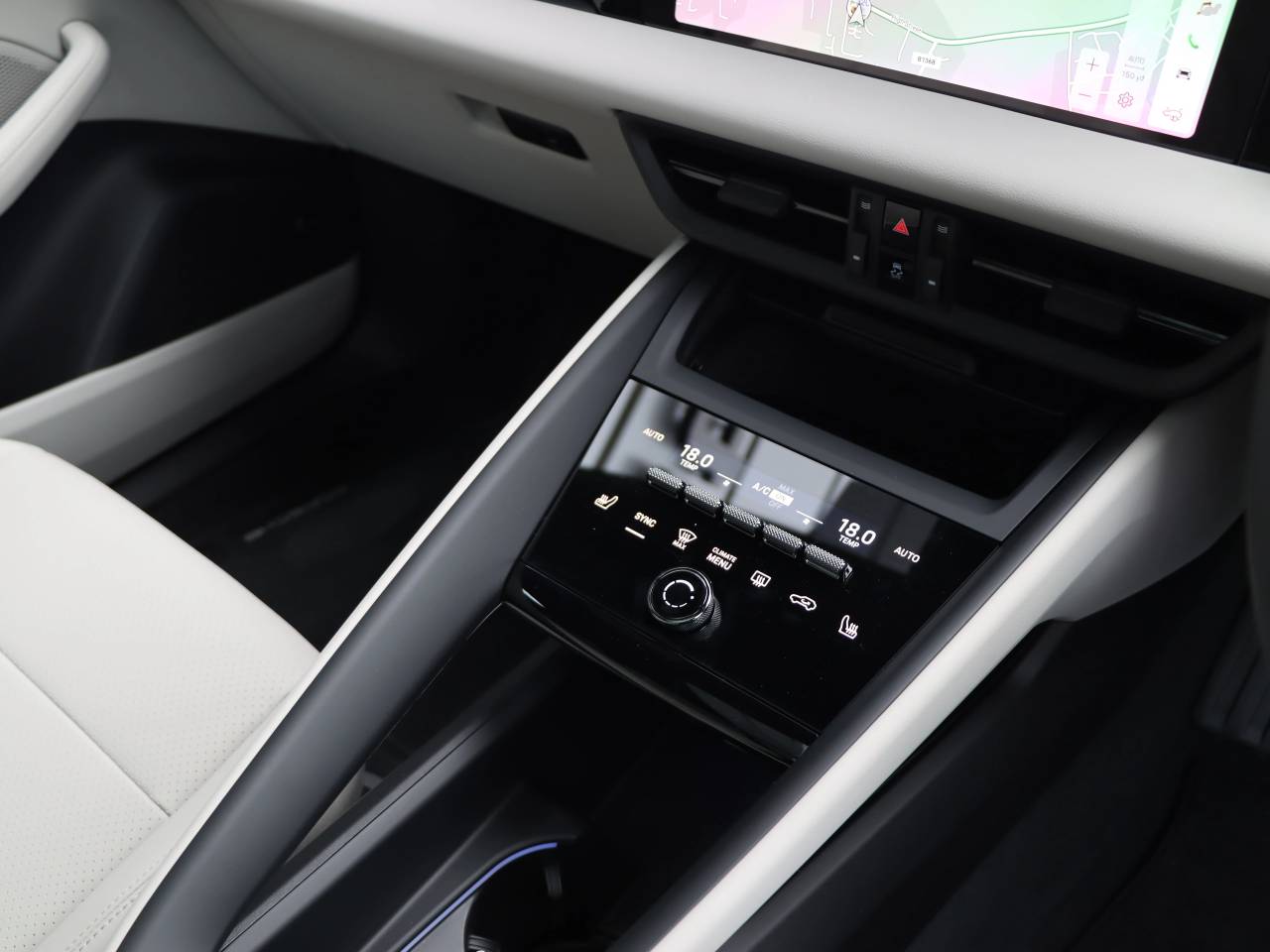 Macan BASE (11) image 17