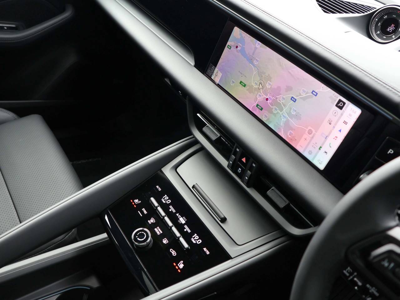 Macan (77) image 15