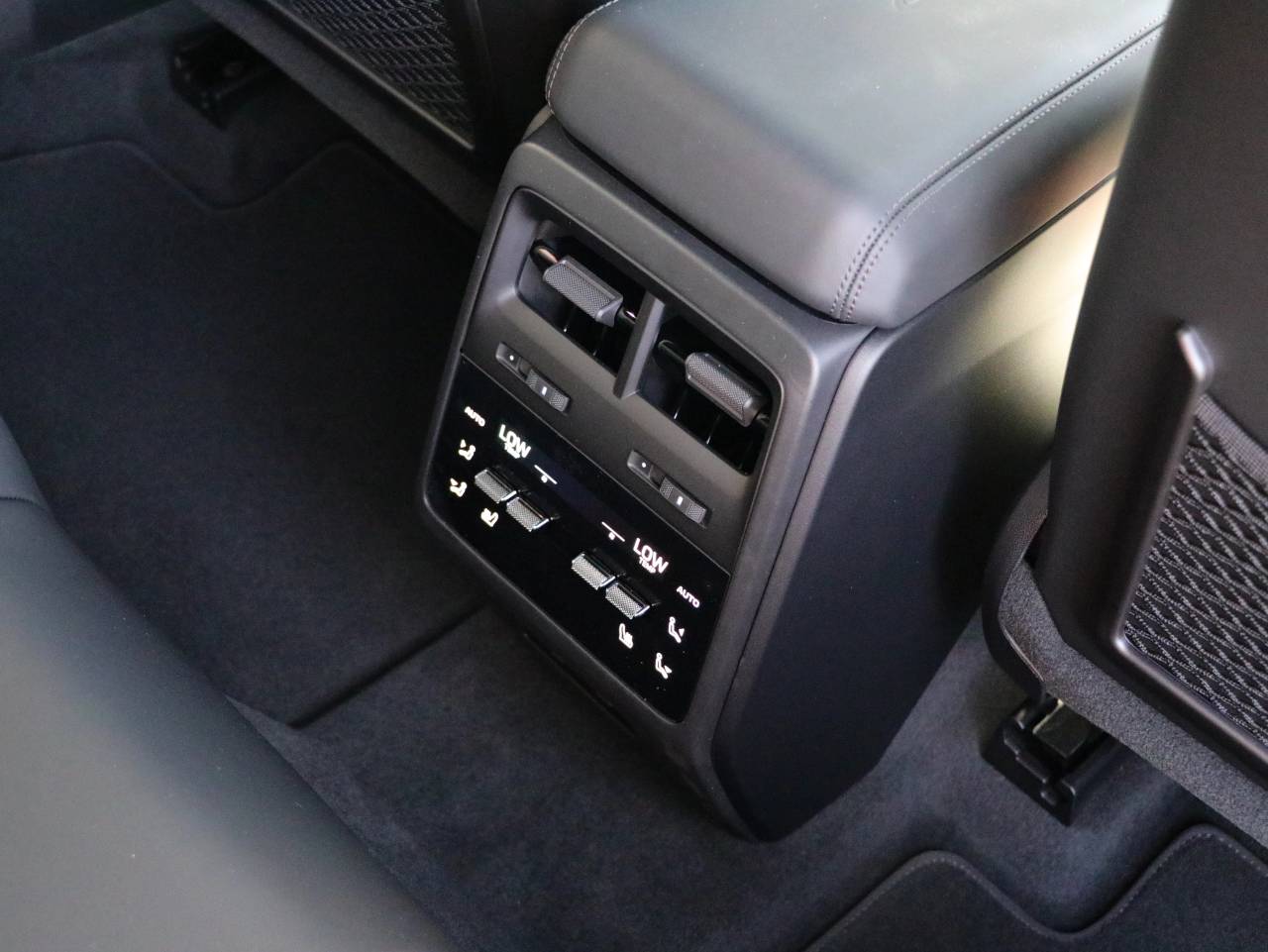 Macan (60) image 47