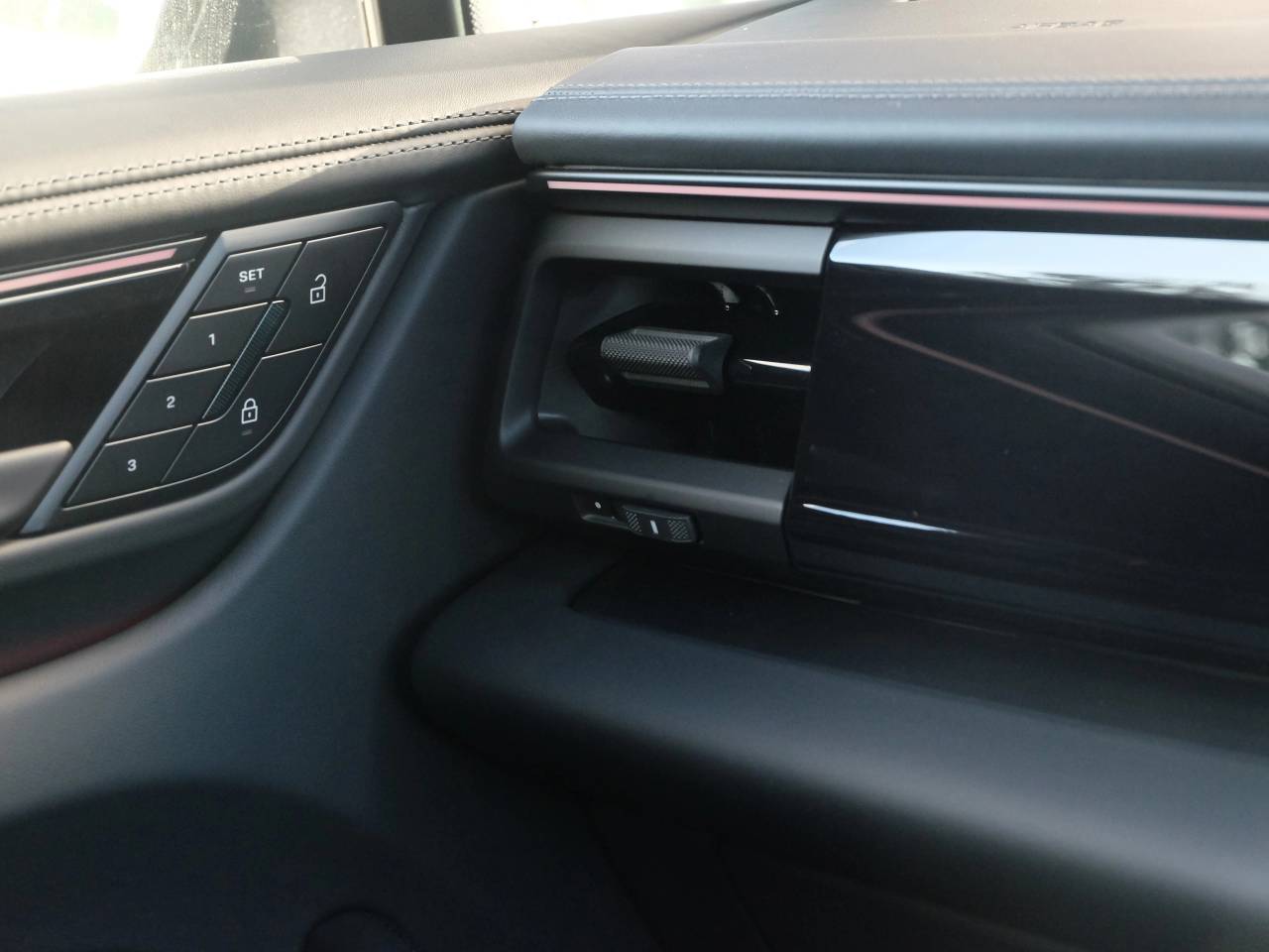 Macan (24) image 30