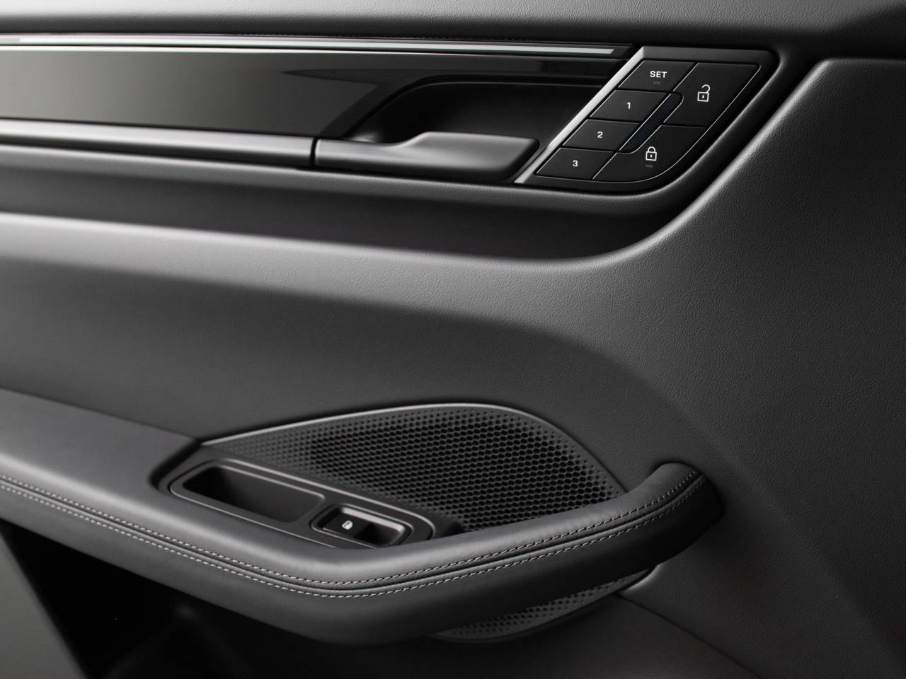 Macan BASE (3) image 30