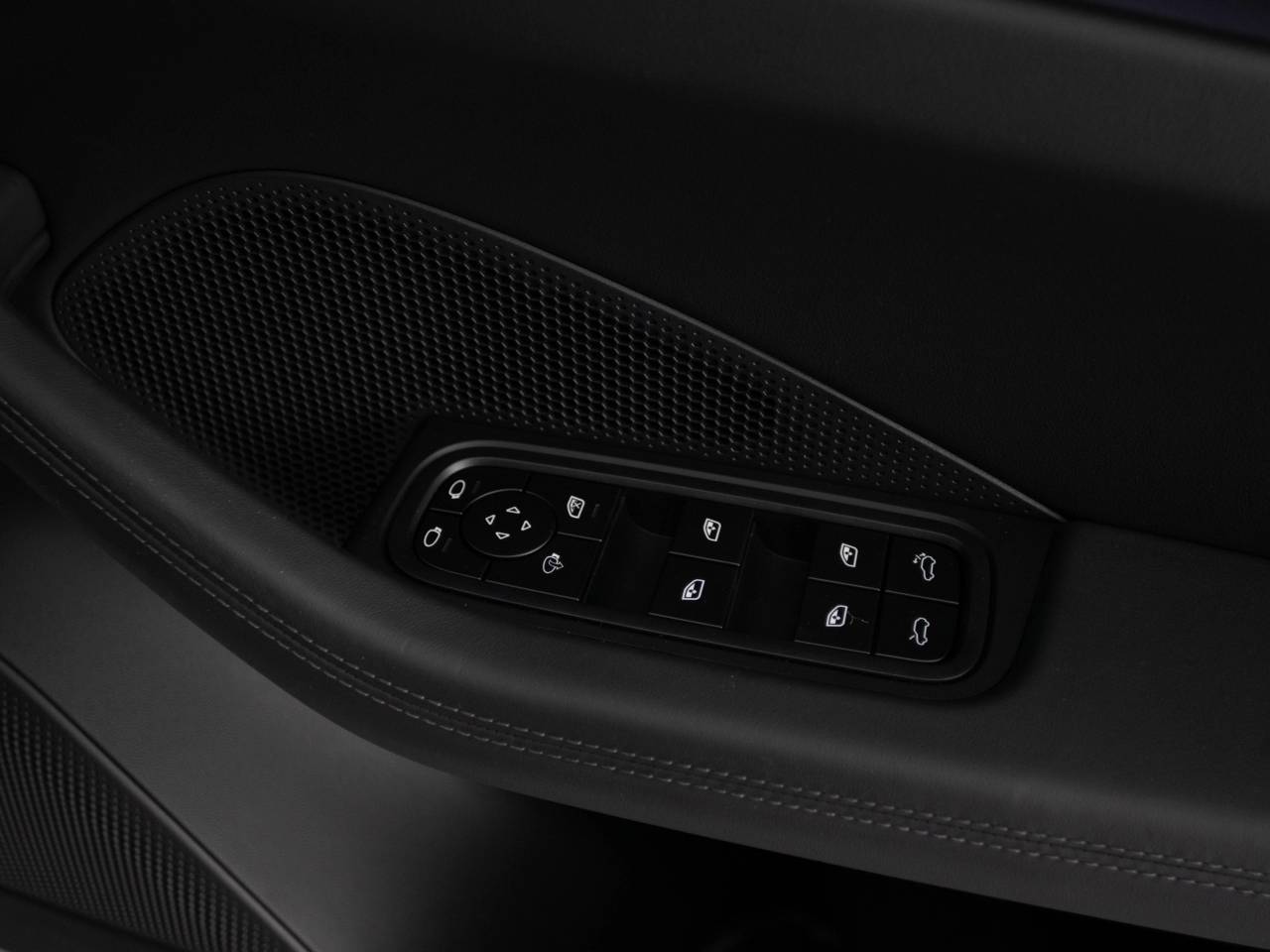 Macan BASE (6) image 35
