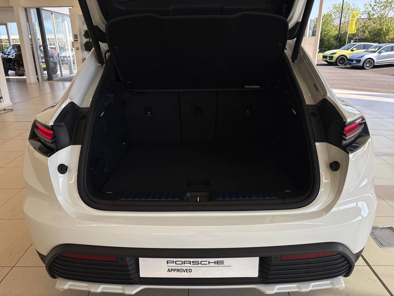 Macan 4S (1) image 45
