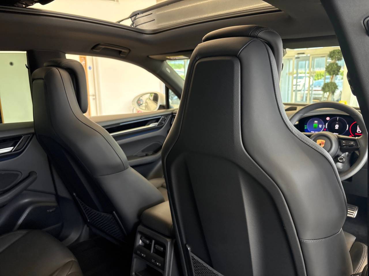 Macan 4S (1) image 41
