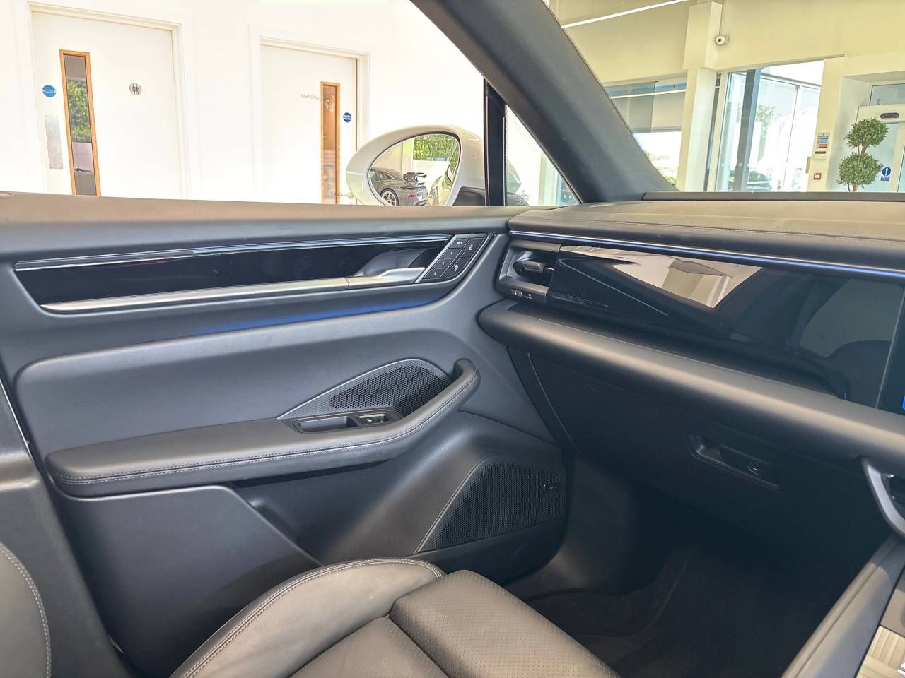 Macan 4S (1) image 40