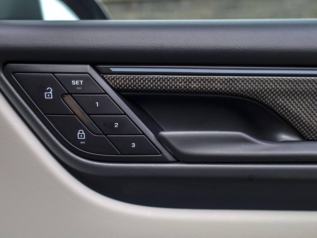 Macan TURBO (7) image 25