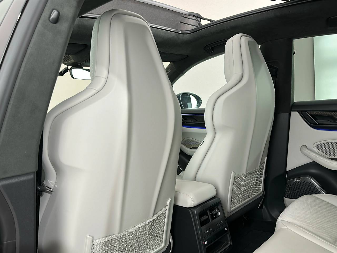 Macan TURBO (10) image 13