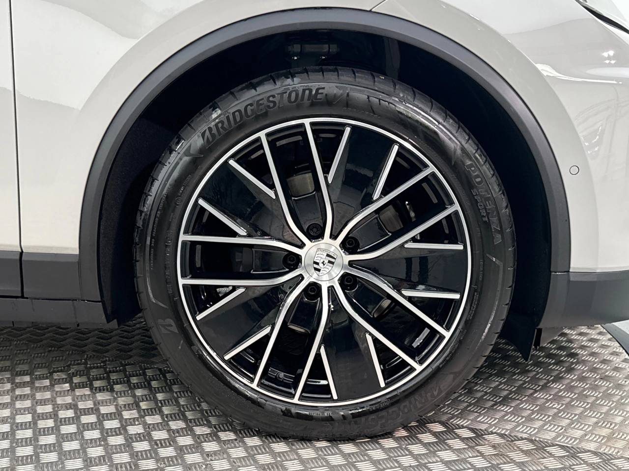 Macan (98) image 12