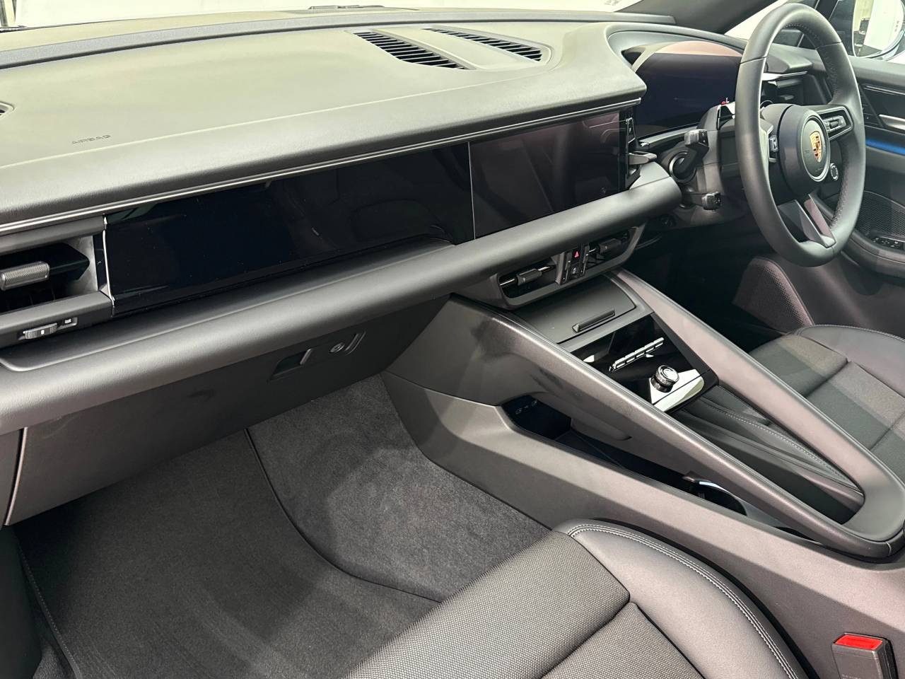 Macan BASE (10) image 30