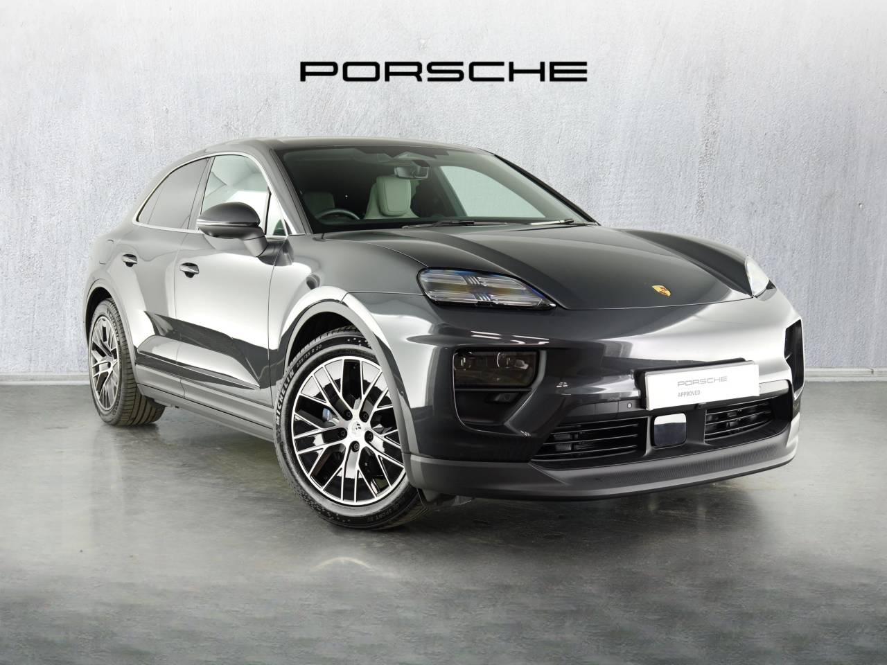 Macan BASE (12) image 01