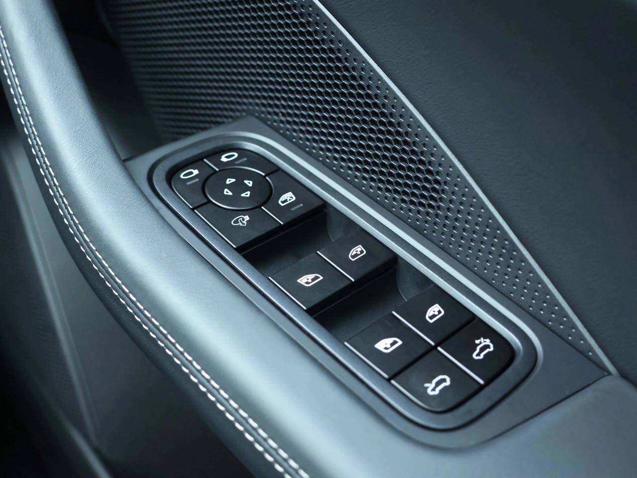 Macan TURBO (8) image 26