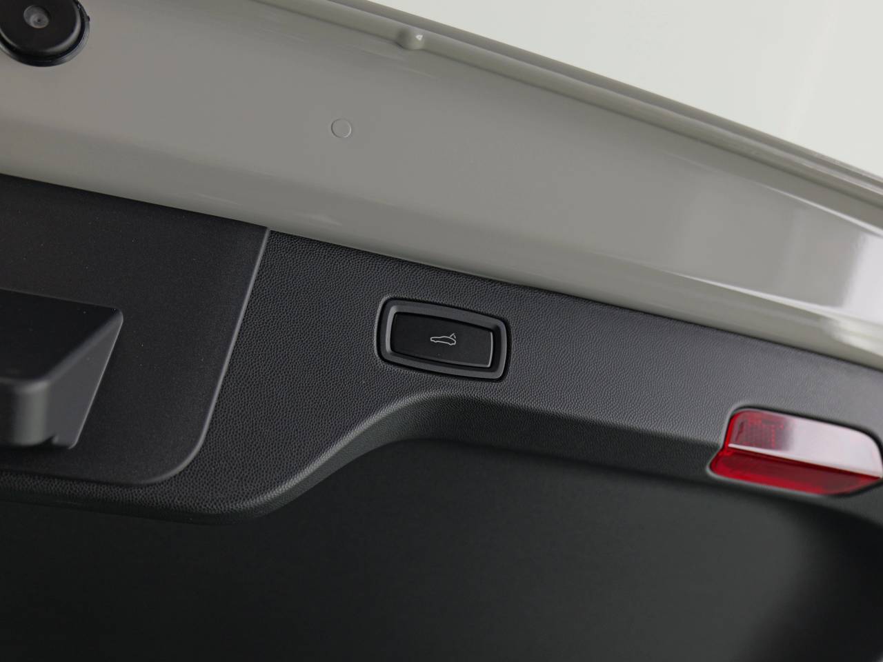 Macan (111) image 36