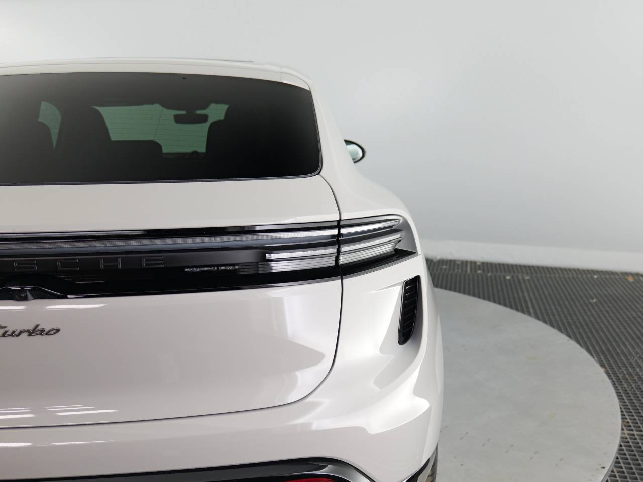 Macan (111) image 16